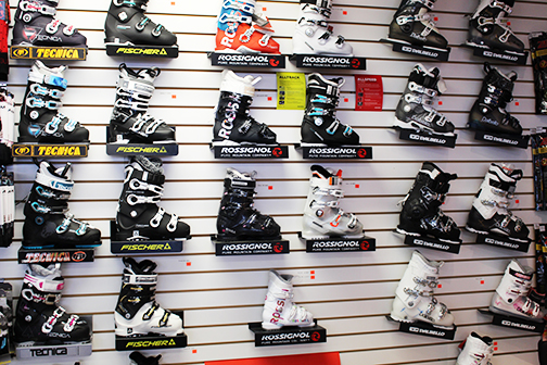 skis-ski-boots-3617